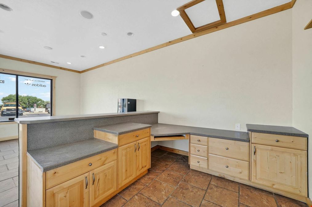 Multi-Tenant Office/Warehouse Asset