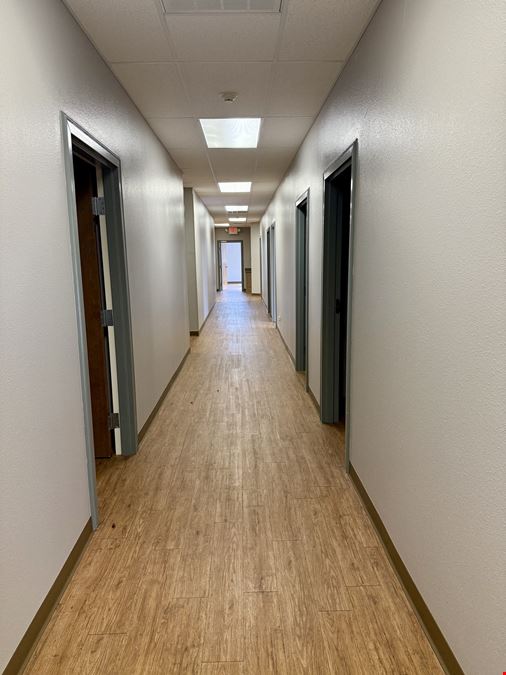 1420 W SW Loop 323