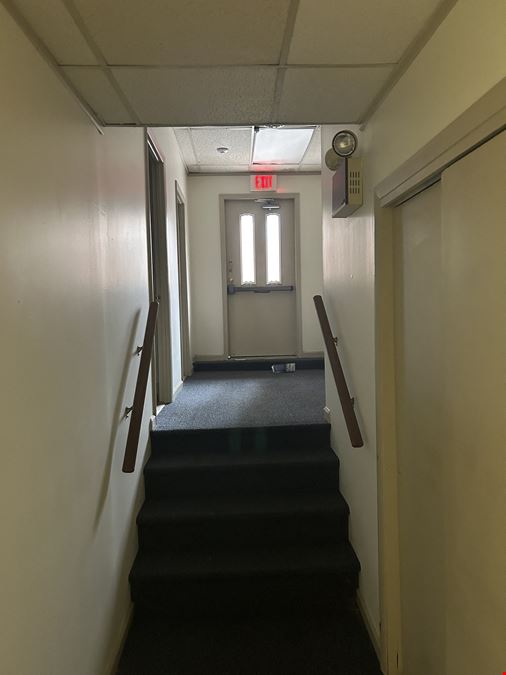 139 W Market St