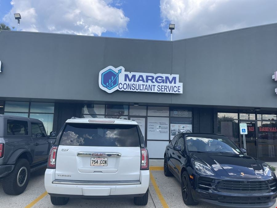 Hard Corner Shopping Center on Jones Creek Rd. for Lease