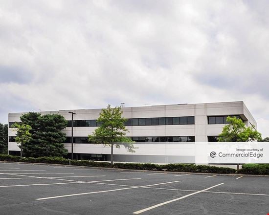 Preview of Office space for Rent at 135 Pinelawn Road
