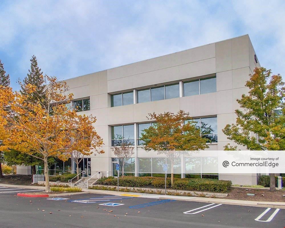 Eureka Corporate Center - Tripoint Plaza