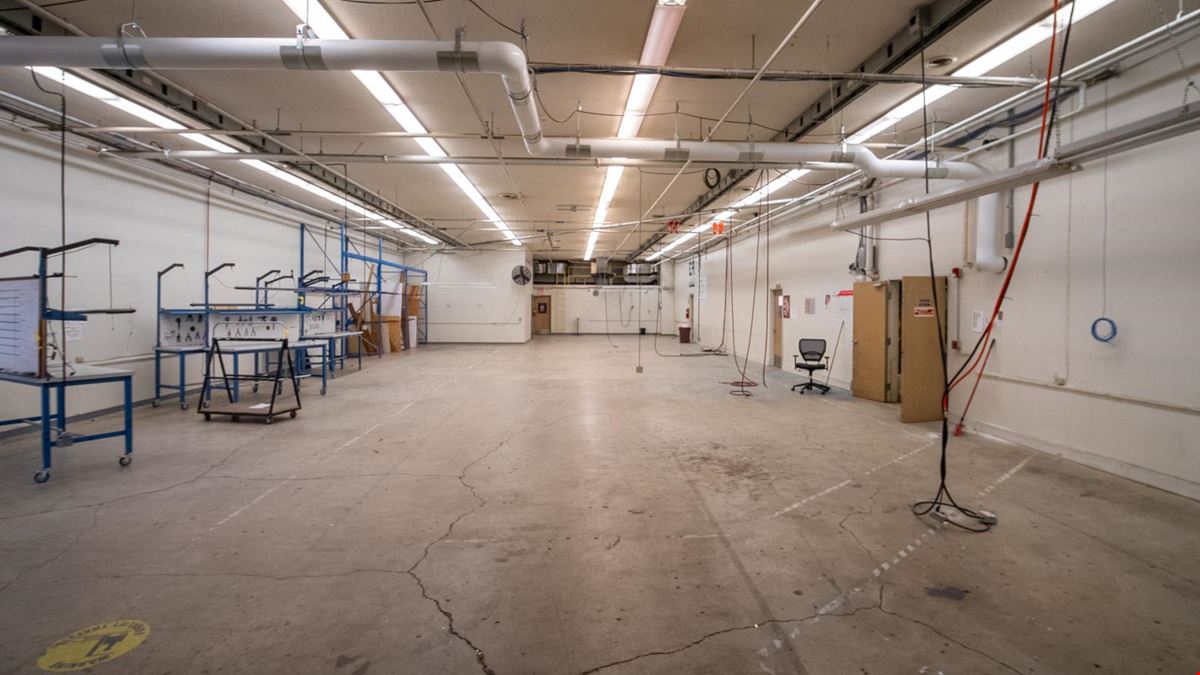 Prime Industrial Flex Space for Lease
