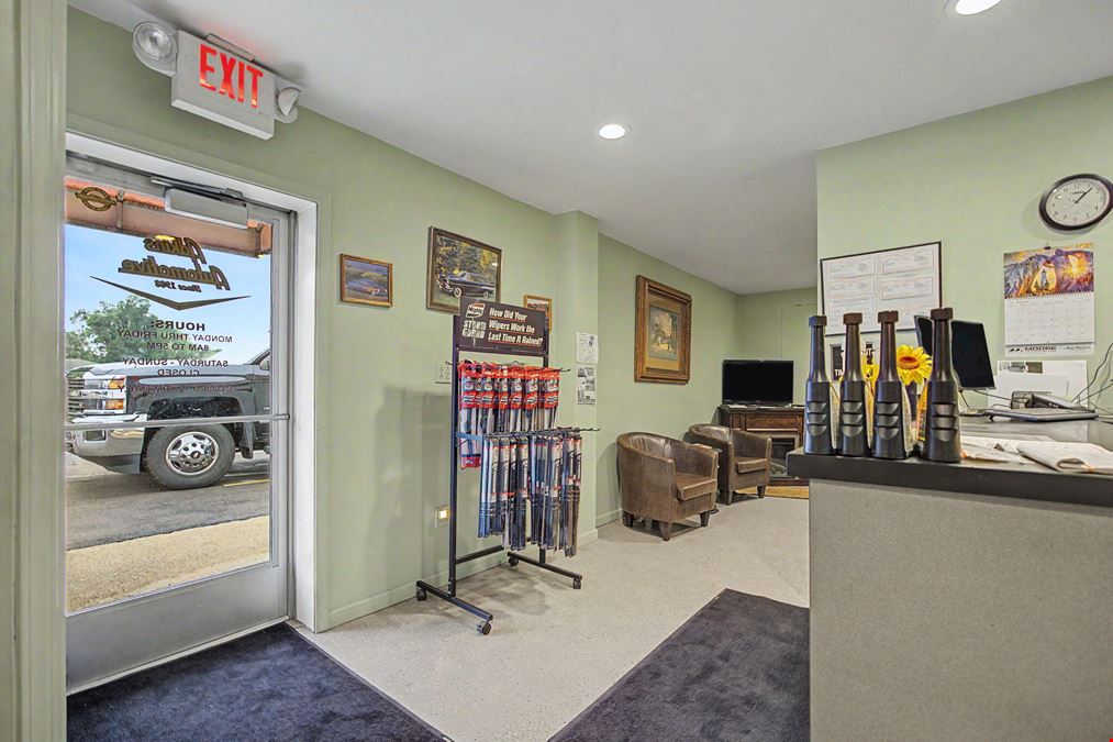 37 W Carleton Rd