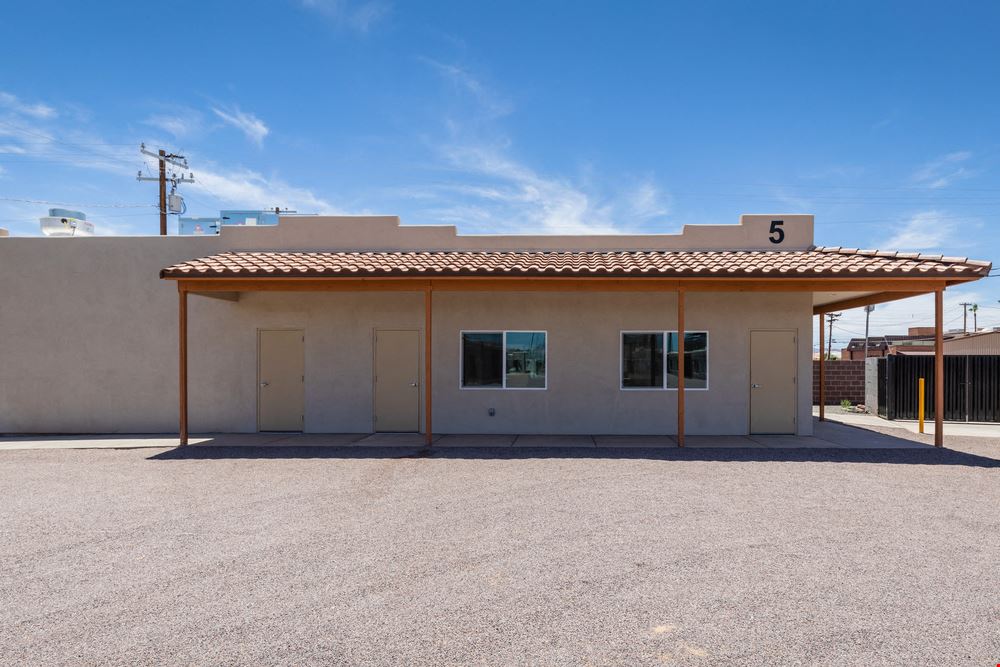 2625 E Van Buren St