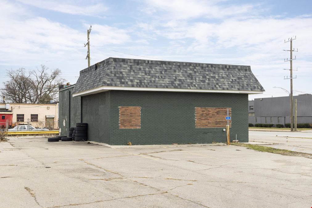 $1 Auction – 1.4K SF Freestanding Mixed Use | Detroit MSA