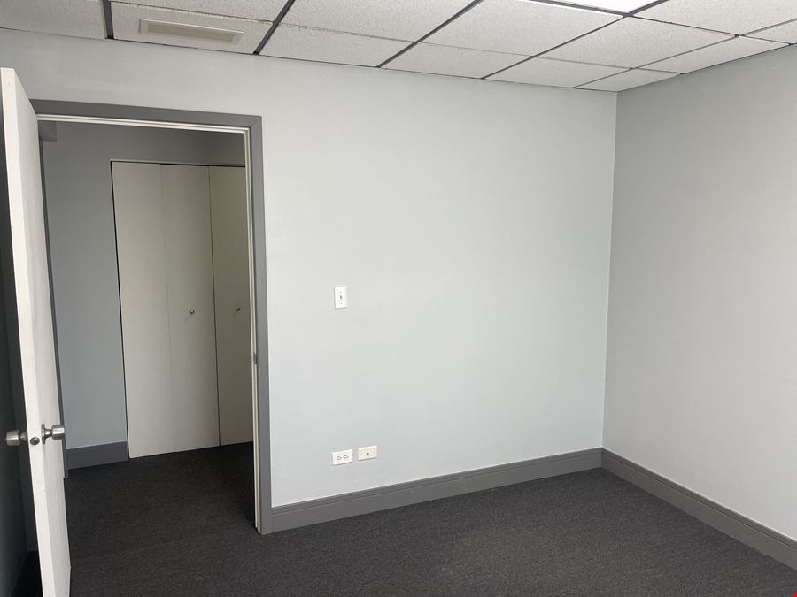701 E Irving Park Rd
