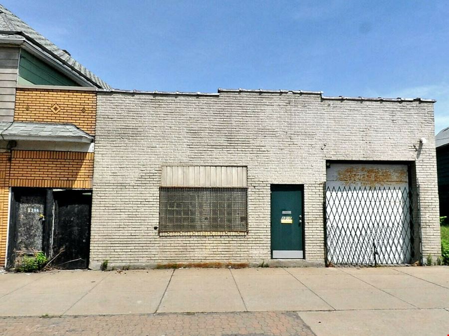 1300 Broadway St