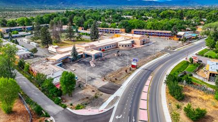 Preview of Retail space for Sale at 413 Paseo Del Pueblo Norte