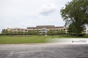 Kemper Lakes Business Center - One Corporate Drive