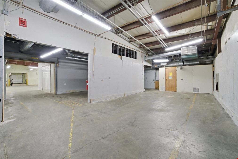 ±24,568 SF Industrial/Flex Building Near MA Border