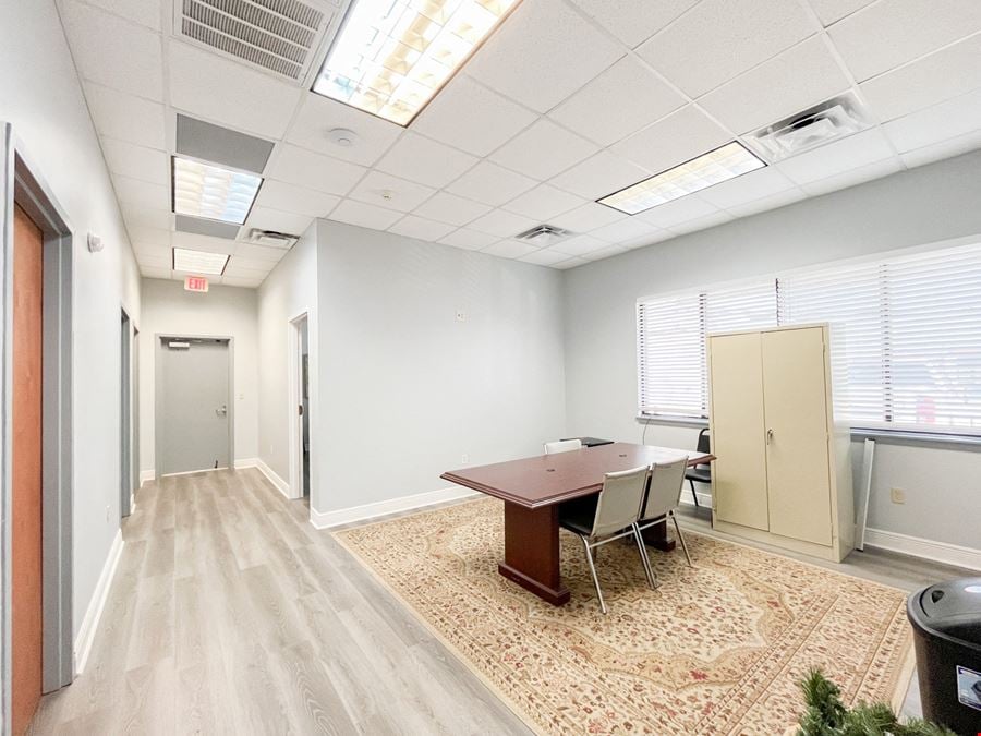 ±10,800 SF Industrial Flex Near Airline Hwy & Industriplex