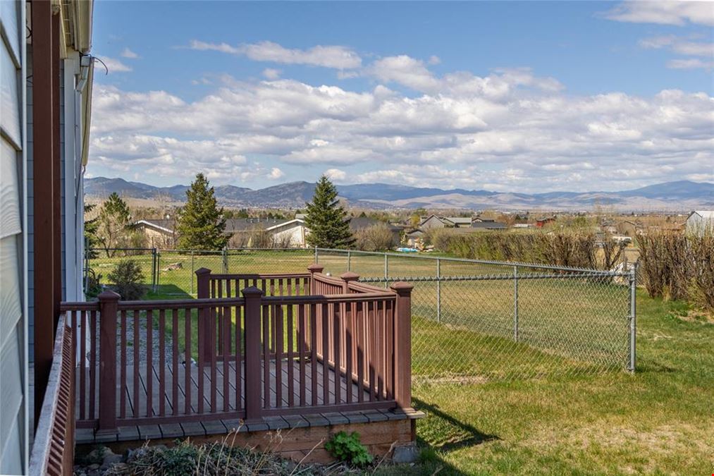 2582 Shoshone Dr