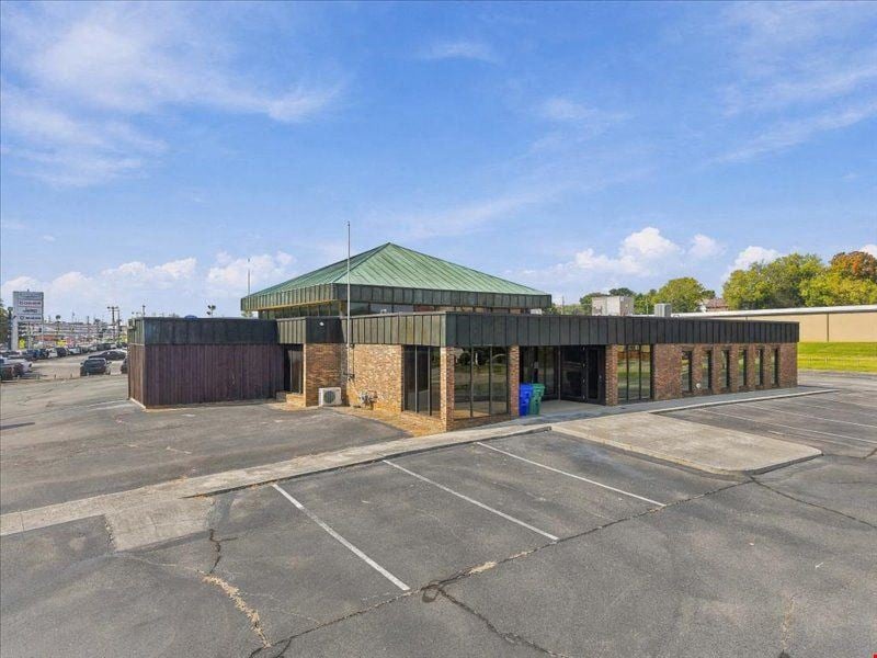 800 W. Morris Blvd