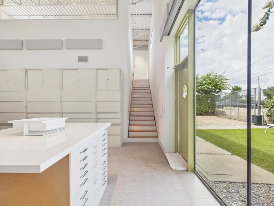 1111 Lagoon Dr