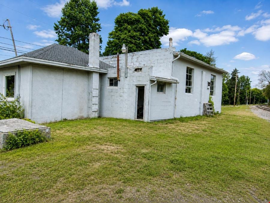 406 N Main St