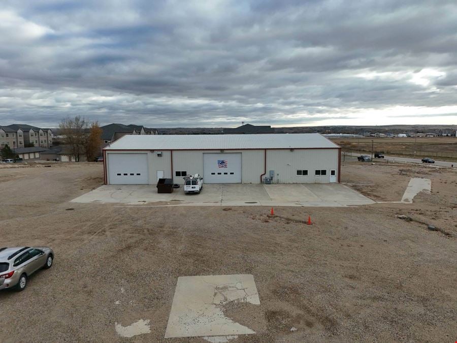 ±11,520 SF Flex/Commercial Building | ±7.72 Acre Stabilized Yard