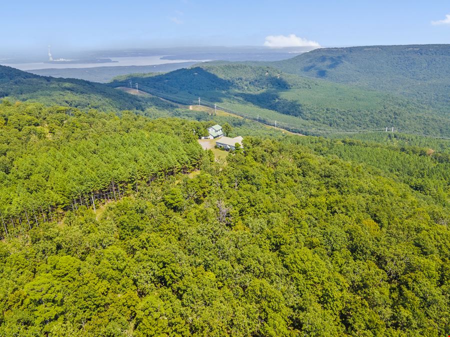 Spring Mountain Trophy Lodge & Cabin