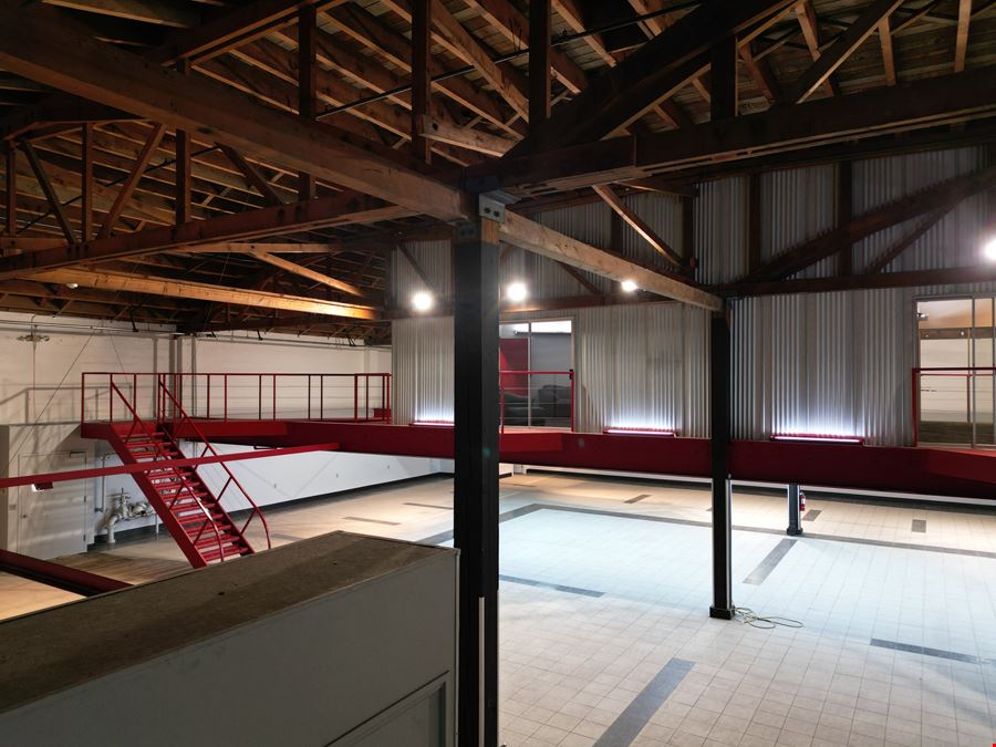 Unique SE Portland Warehouse with Wash Bay