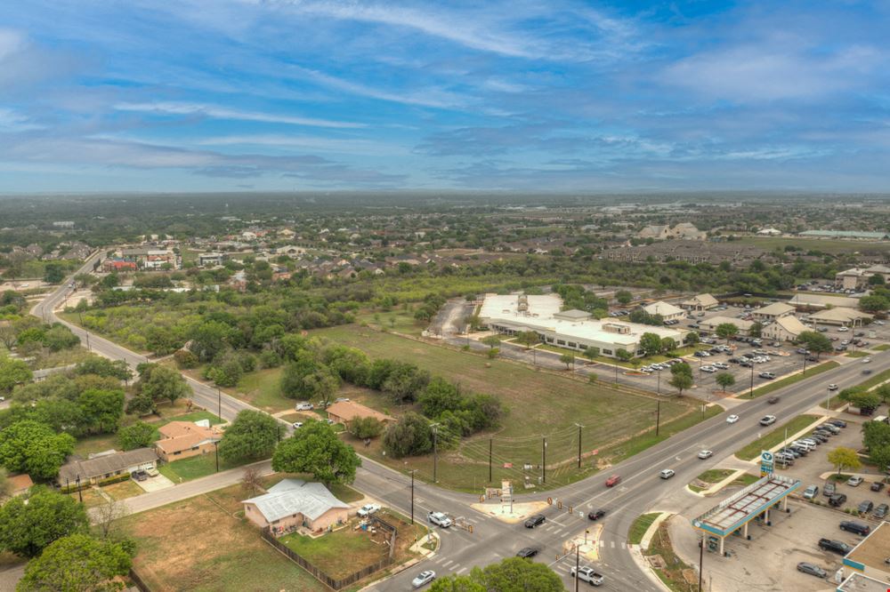 Common and Gruene Rd