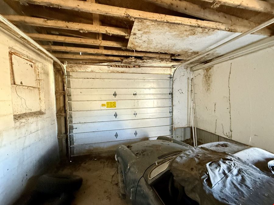 Auto Repair / Salvage in Lansing