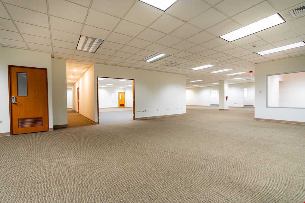 Guaynabo 10,000 SF Office Building @ Amelia - For Lease