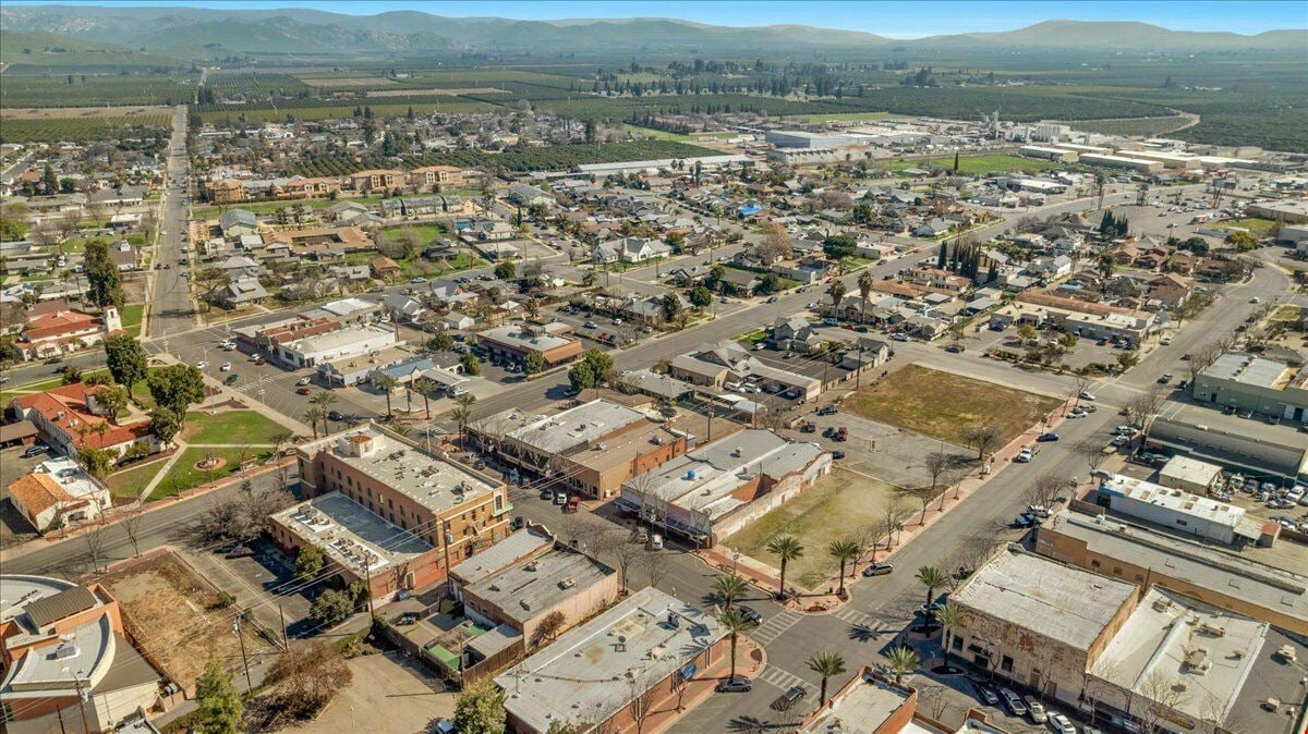 Prime Corner Retail Parcels Available in Lindsay, CA