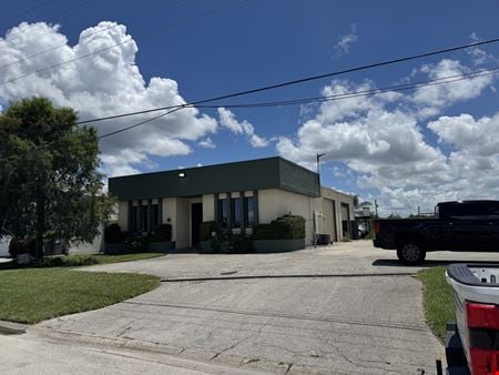 Preview of commercial space at 1029 SE 12th Ct
