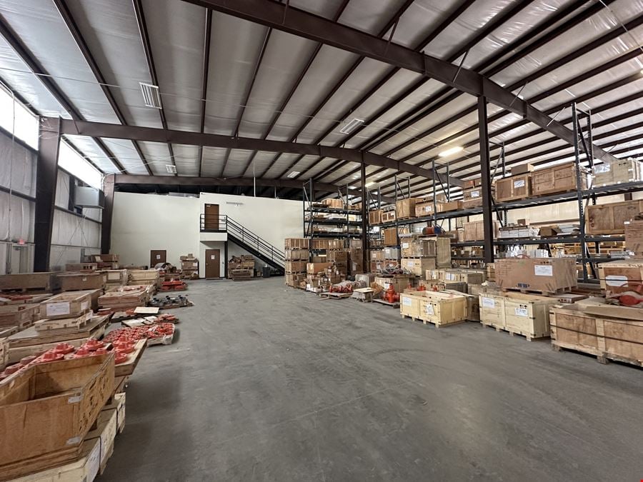 Dock & Grade-Level Loading Warehouse on I-20