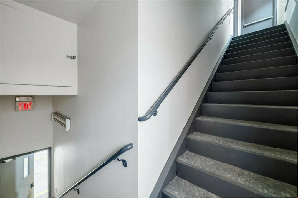 Versatile 4,000?SF Industrial & Flex Space with Polished Office, 16' Ceilings & Impeccable Condition