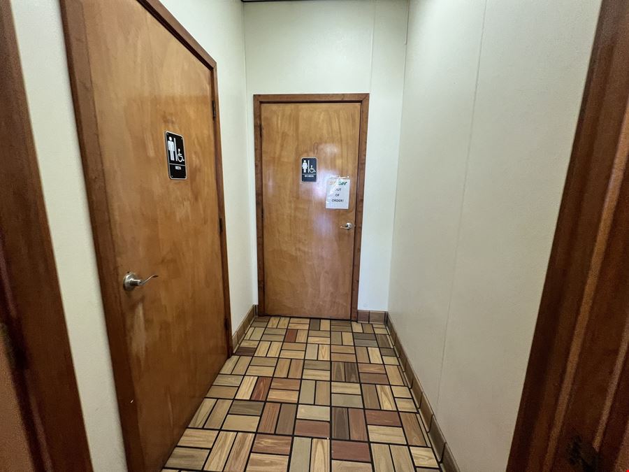 Freestanding QSR with Drive-Thru
