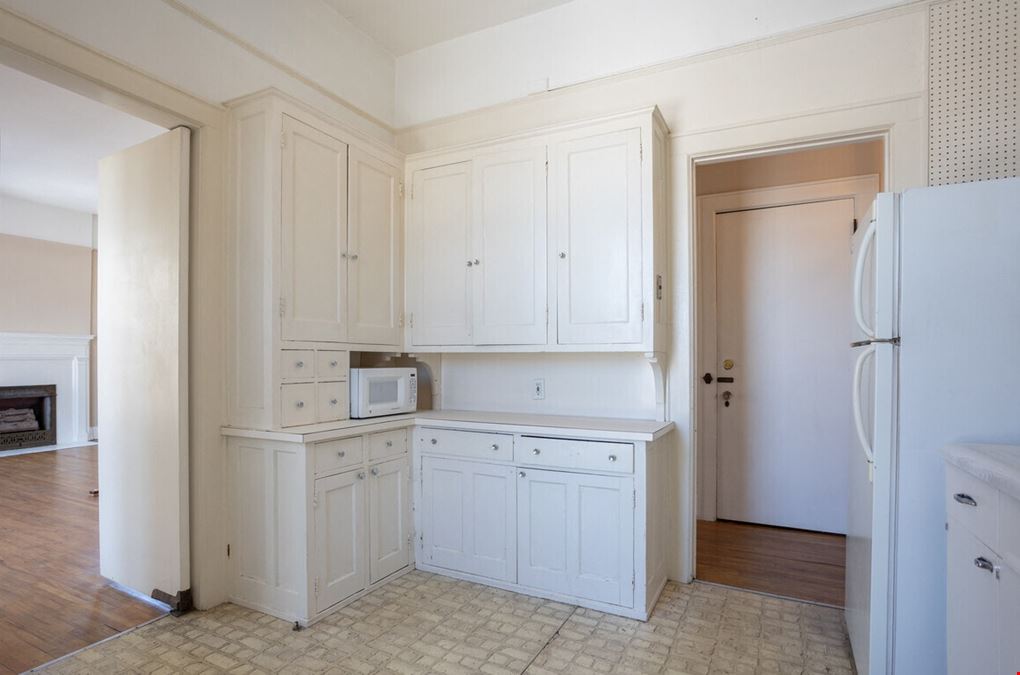 814 Center Avenue