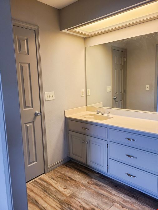 1020 W Cypress St Unit #6