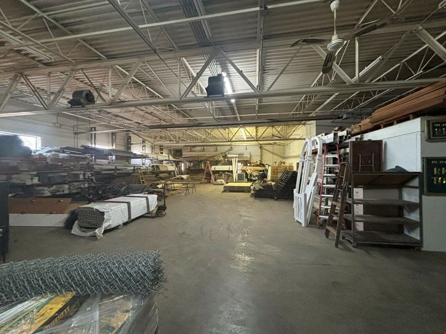 26835 W. 7 Mile Road, Redford