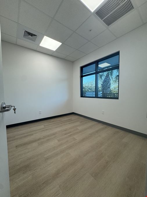 Private Offices with On-Site Podcast Studio - Connect Corporate Center