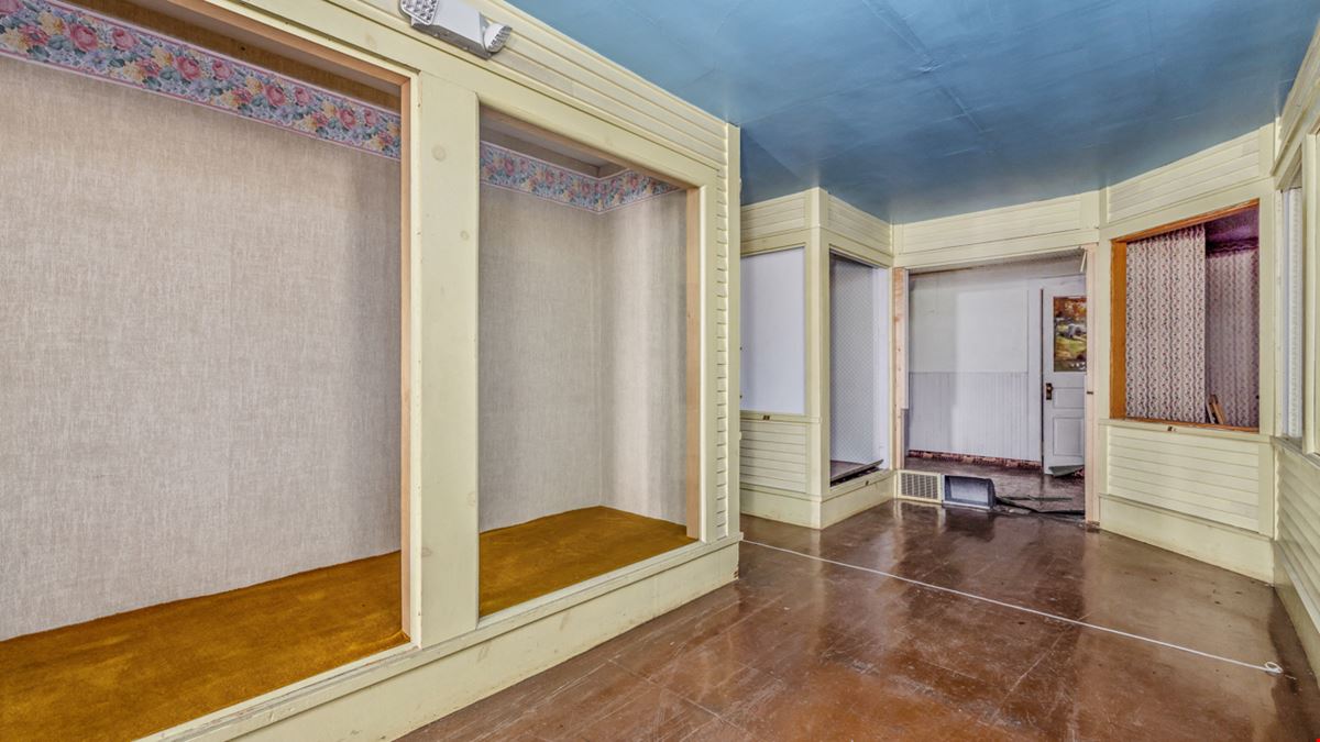 300 E. Ludington St.