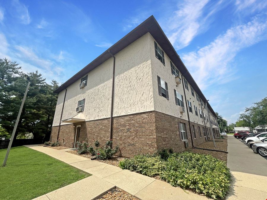 Golden Oak Apartments