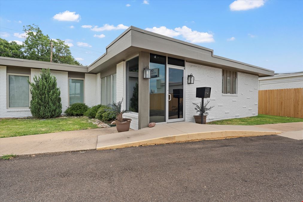 1215 Lake Air Dr