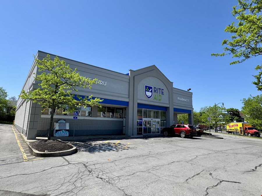 2585 Main St