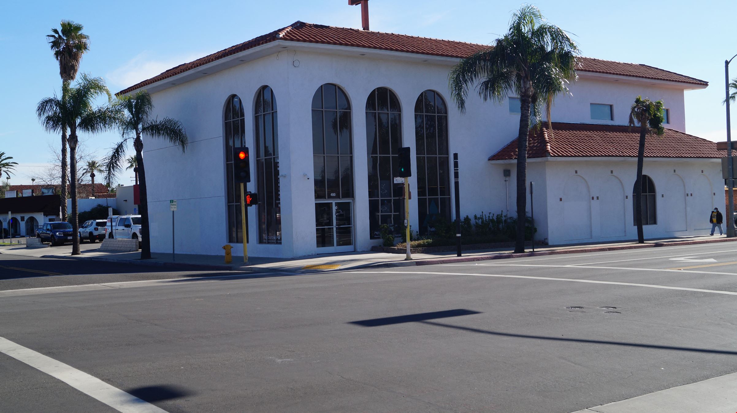 400 San Fernando Mission Blvd