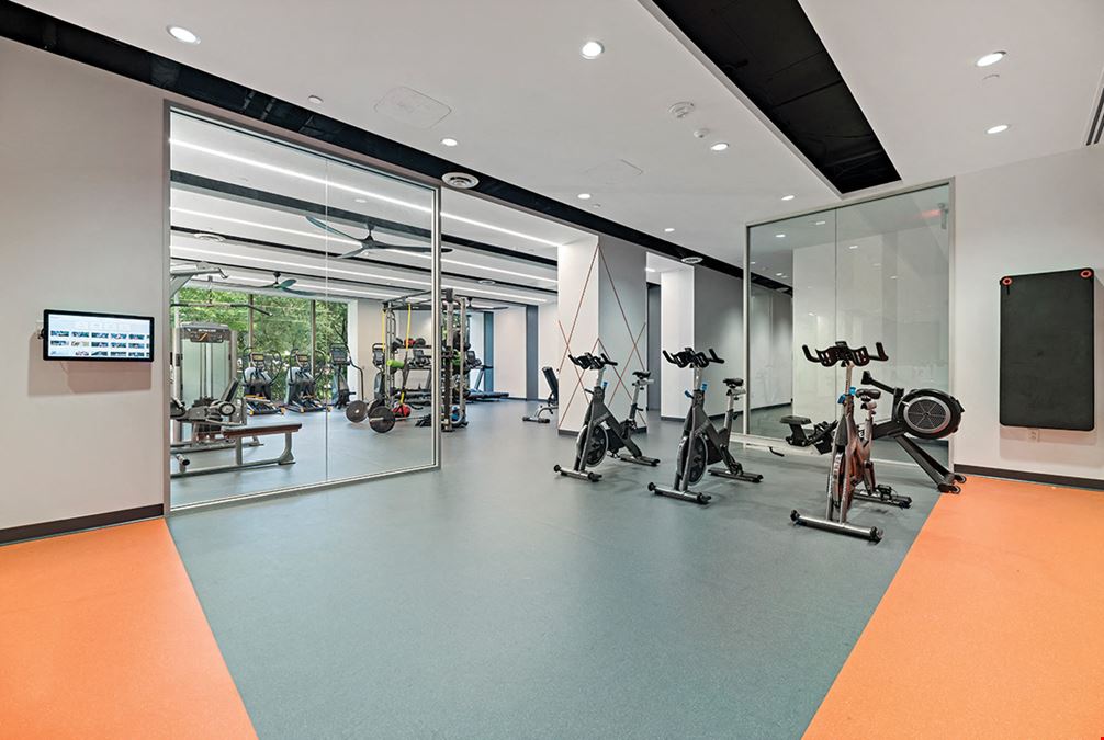 4424 West Sam Houston Parkway North (R068)