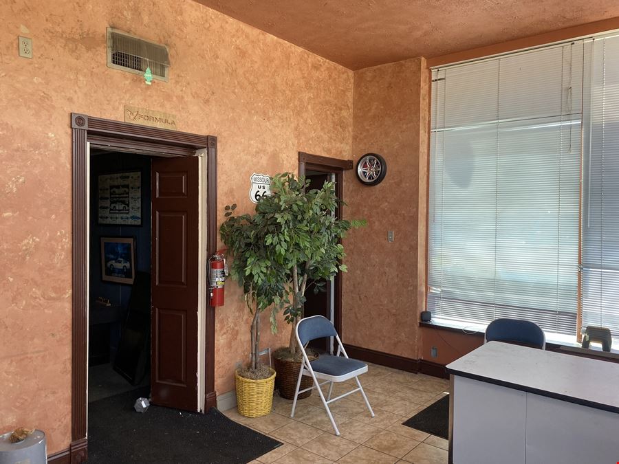 AUTO/RETAIL SPACE FOR SALE OR LEASE ON SUNSHINE