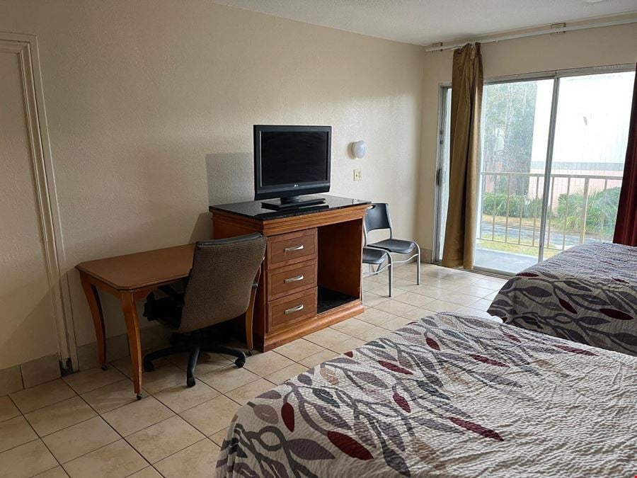 REGENCY INN