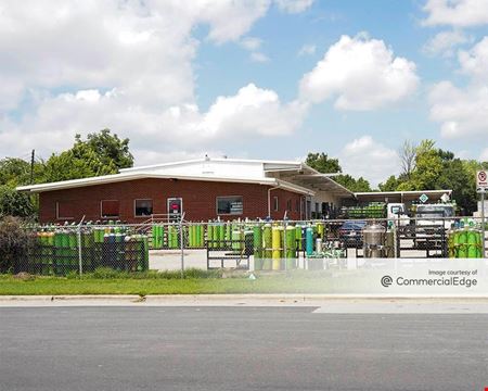 Preview of Industrial space for Rent at 4927 East 5th Street