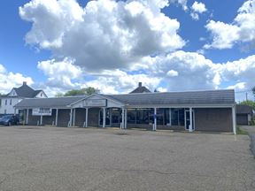 725 Main Ave W - 5,500 SQ.FT. RETAIL BLDG