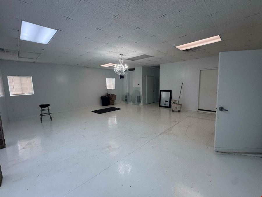 3,200 SQ FT Flex Space Near HWY 76- I-85- Pendleton