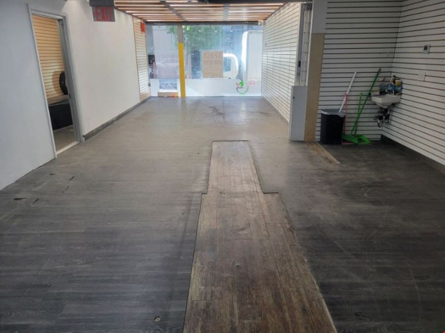 Spacious Vacant  Pharmacy Eye Glasses Retail Store Restaurant Beauty Salon Off Main Street Lease