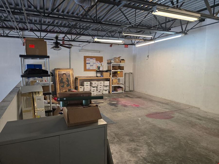 Immediate Occupancy For Lease 2,500SQFT Off/W