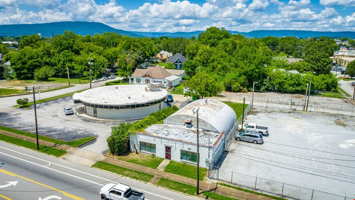 Office/Retail Next to McCallie School 2,692 SF