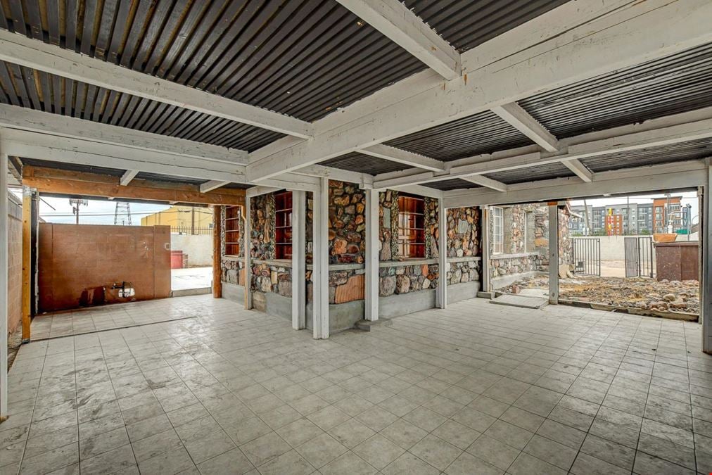 901 E Ogden Ave